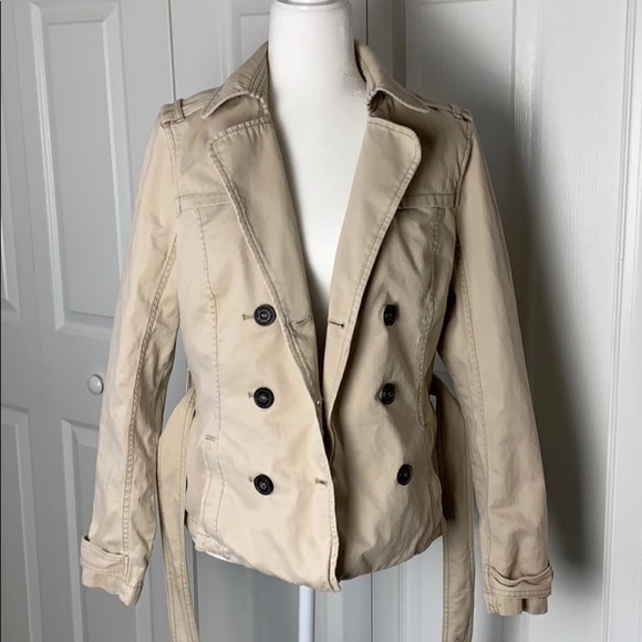 Abercrombie & Fitch Jackets & Blazers - Abercrombie & Fitch short trench coat